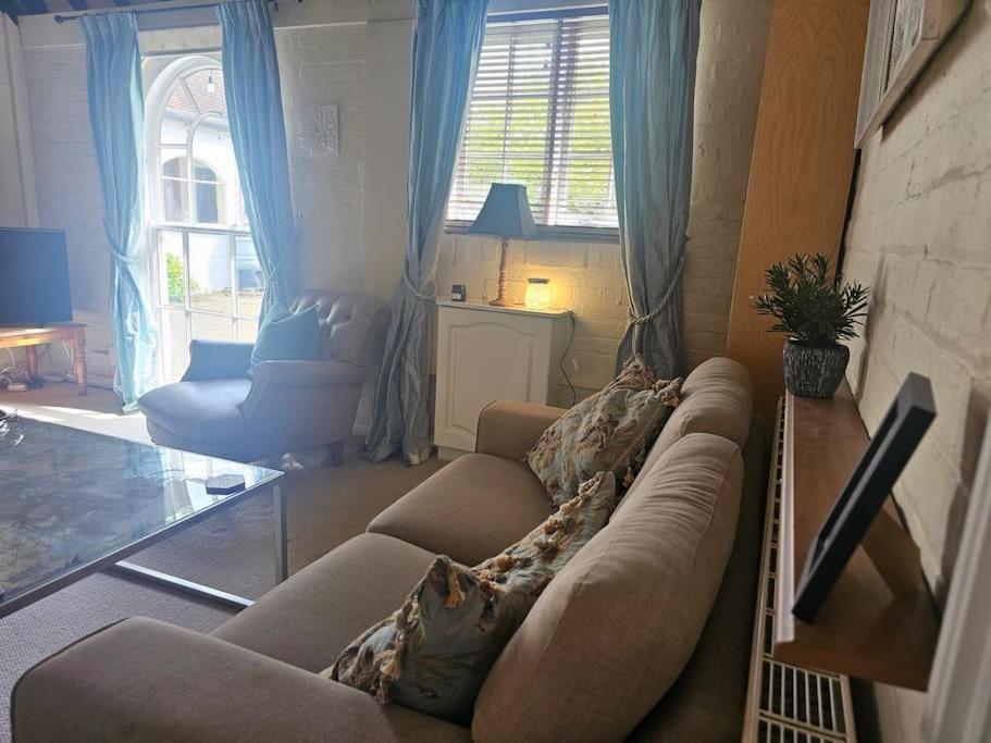 English Farmhouse Cottage 길드포드 외부 사진