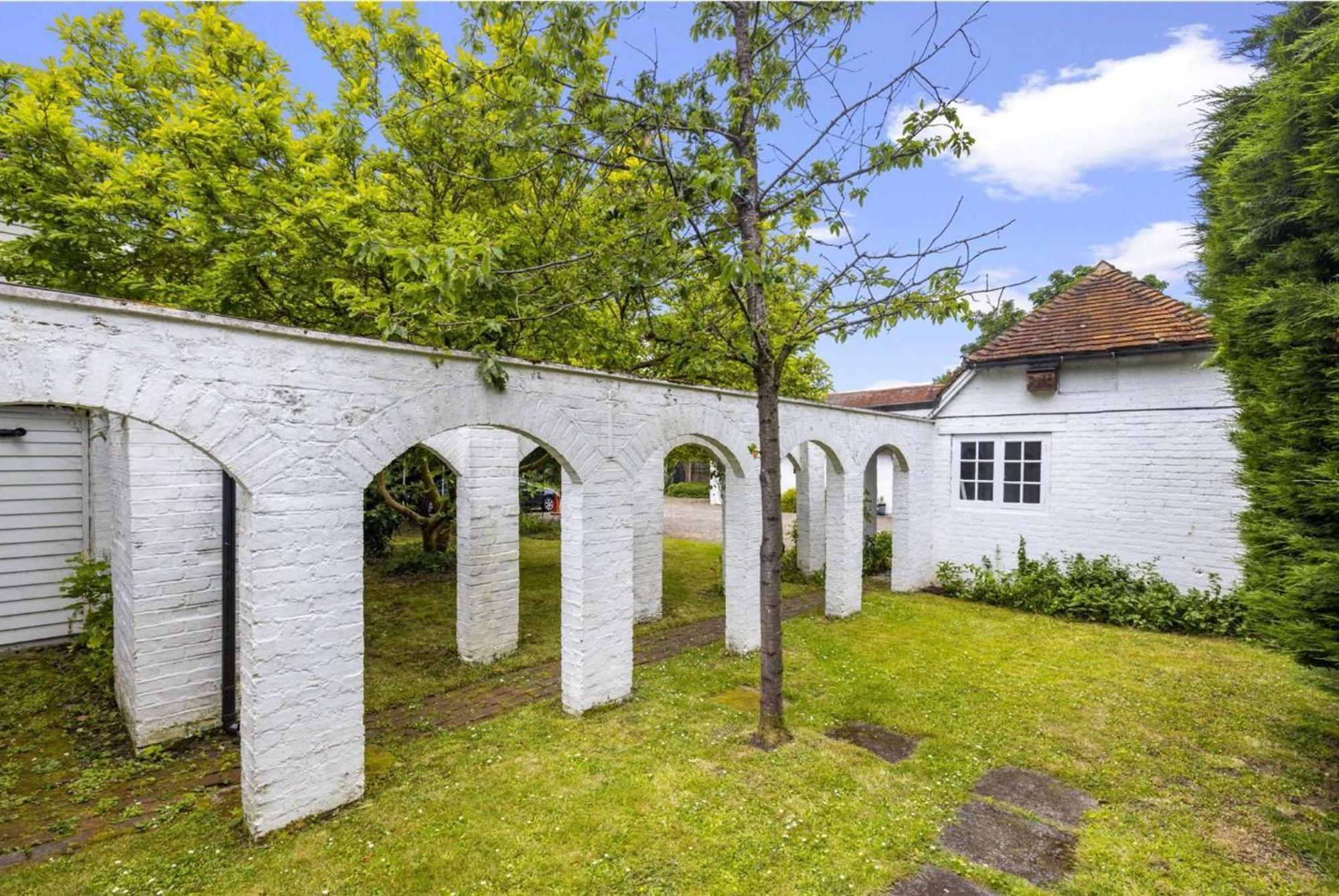 English Farmhouse Cottage 길드포드 외부 사진
