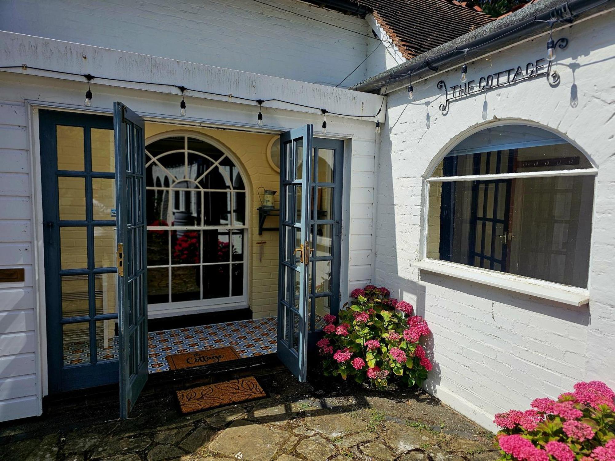 English Farmhouse Cottage 길드포드 외부 사진
